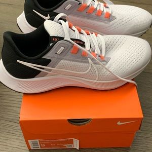 Women’s Nike Air Zoom Pegasus size 9